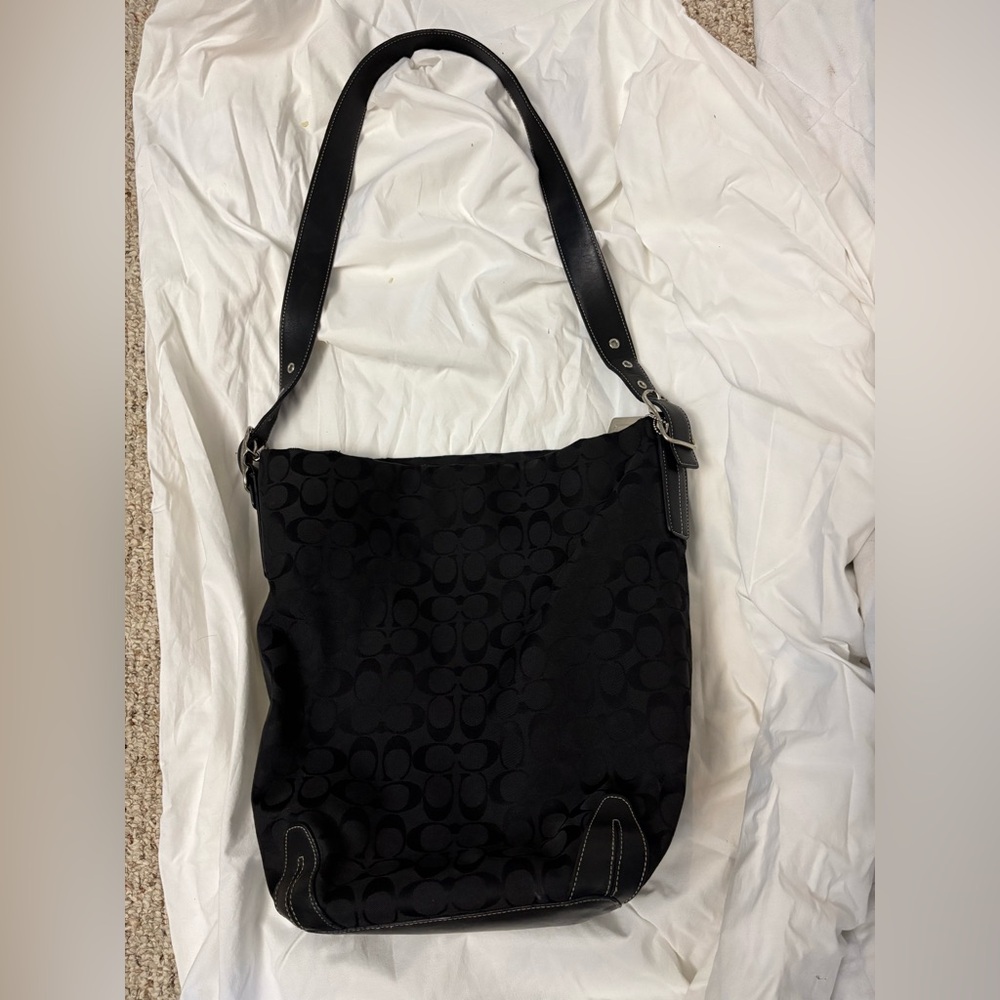 Coach Black Signature Shoulder Bag Tote Duffel Zip Top